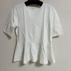 zara ペプラムフリル付きTシャツ