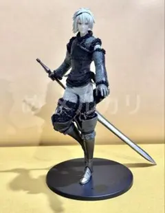 NieRゲームシリーズ10周年記念くじ A賞 フィギュア 青年 主人公