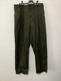 GU チノキャロットパンツ　オリーブ　サイズLのサムネイル