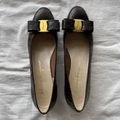 【美品】フェラガモ　ダークブラウン　クロコ調　パンプス　6c