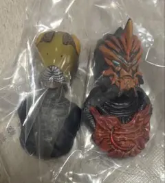 ウルトラマン一番くじ 怪獣超大全 F賞 怪獣頭鑑 マグネット　2点