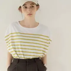 新品未開封✳︎パネルボーダーフレンチスリーブTシャツのサムネイル