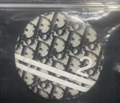 未使用 DIOR 缶バッチ