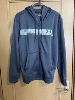 Under Armour ネイビー ジップアップパーカー M