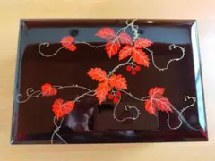 高級　木製　漆塗り 鍵付き宝石箱 オルゴール付き