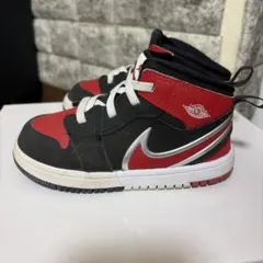 NIKE Jordan キッズスニーカー ブラック レッドのサムネイル