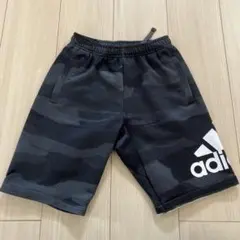 アディダス　ジュニア130 冬用サッカー　ハーフパンツ