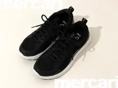 スニーカー 23.5cm ブラック 黒 メッシュ 靴 紐靴 ランニングシューズ