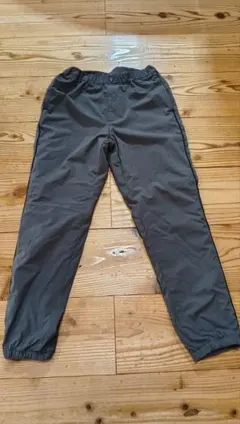 ユニクロ　 グレーのフリース裏地付きロングパンツ　160センチ