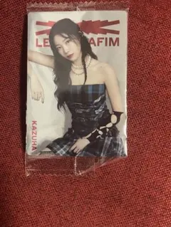 LE SSERAFIM カズハ　ウエハース　シール