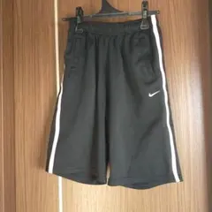 Nike ブラック ショートパンツ　Мサイズ