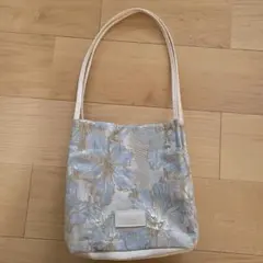 Item thumbnail for item 39c4e28a-695b-47a6-861d-daa26bf3d32f