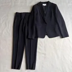 ＊定番【アンタイトル】セットアップ　パンツスーツ　ネイビー　２