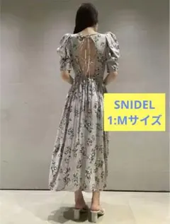 美品 snidel バックオープンバリエプリントレーヨンワンピース