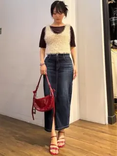 【AZUL BY MOUSSY】ダーク デニム タイトスカート センタースリット