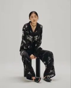 最終値下げTODAYFUL Embroidery pants - メルカリ