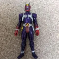 仮面ライダー響鬼ソフビ 17㌢ 中古品です。 所々傷や汚れがあります。