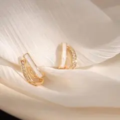 シェル風 CZダイヤ イヤリング ステンレス 痛くない クリップ 新品 ゴールド