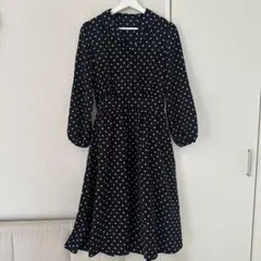 レトロ風ドット柄ワンピース