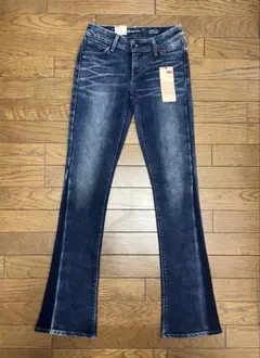 Levi's☆ジーンズW23☆Demi Curve☆フレア☆色落ち加工【新品】