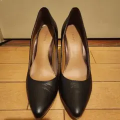ベネビス 黒　レザー パンプス　２４cm