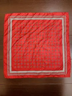 CHANEL シャネル　スカーフ　赤　シルク