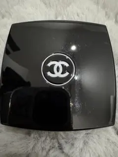 CHANEL レ キャトル オンブル 226 ティセ リボリ