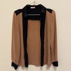 スタッズ付きシフォン長袖シャツ ベージュ×ネイビー