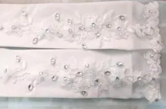 新品ラインストーン付豪華花レースと刺繍入りウエディンググローブ