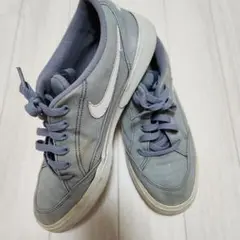 Nike グレー スニーカー
