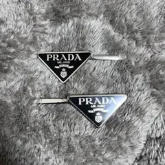 PRADA　プラダ　メタルヘアクリップ　ブラック ヘアピンのサムネイル