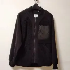 ユニクロ ホワイトマウンテニアリング フリースジャケット
