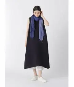美品‼️ プランテーション　24年夏涼しさ際立つYOORYUUワンピース　濃紺のサムネイル