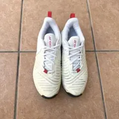 YONEX テニスシューズ ホワイト/レッド