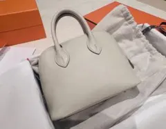 エルメスブガッティ復刻版 エルメスとコラボしたブガッティ シロン誕生！ 400km/h超の