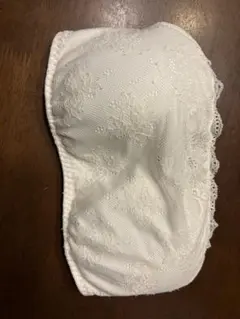 【C75】 PEACH JOHN谷間見せないレーシィストラップレス ブラトップ