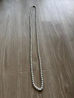ホワイトパール風ロングネックレス　120cm