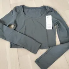 グレー 長袖 クロップドトップ