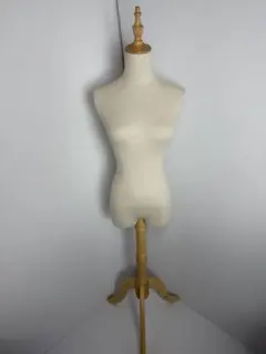 良品　レディース トルソー マネキン　 ディスプレイ