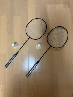 バドミントンラケット 2本セット シャトル2個付きのサムネイル