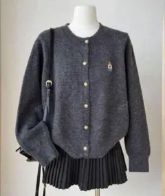 テディベア刺繍　ニットカーディガンセーター