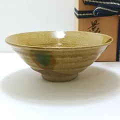 近代陶芸家　道林俊正作　黄瀬戸　三嶋　茶碗　無傷　共箱　古物。 近代陶芸家 道林俊正作 黄瀬戸 三嶋 茶碗 無傷 保証 共箱。 - 新