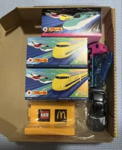 ハッピーセット2025 プラレール　トミカ