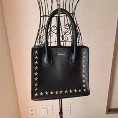 黒い星型スタッズ付きトートバッグ
