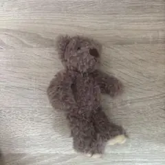 茶色いクマのぬいぐるみキーフォルダー