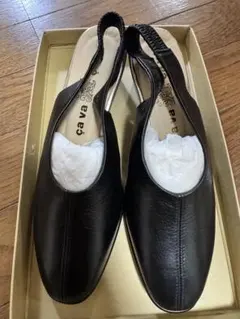cava cava サヴァサヴァ バックストラップパンプス 黒 23cmのサムネイル