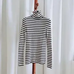 【今だけ値下げ！美品】ユニクロ メリノリブタートルネックセーター ボーダー M
