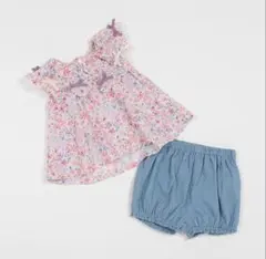 花柄フリルトップスとショートパンツセット