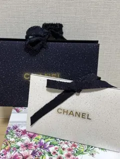 シャネル ホリデー ラッピング済み CHANEL ホリデー特別ギフトラッピング(シャネル チャーム付