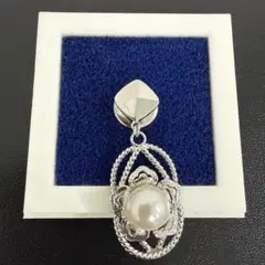 シルバーパールピンバッジ